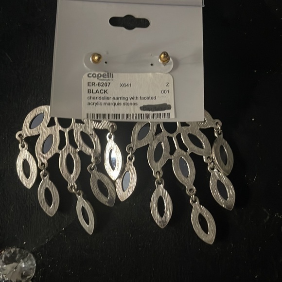 Gorgeous leave chandelier, earrings - Picture 3 of 3